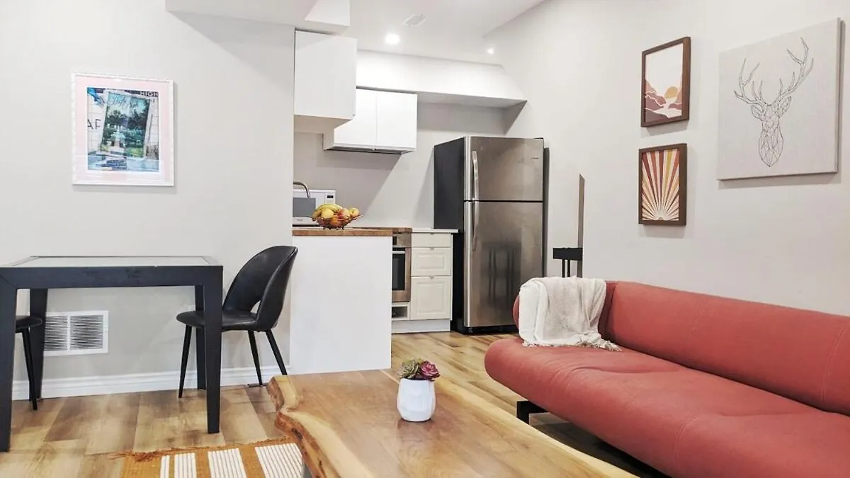 Modern New Apartment In Roncesvalles Toronto 0*,  Canada