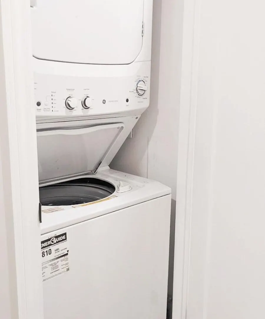 Modern New Apartment In Roncesvalles Toronto